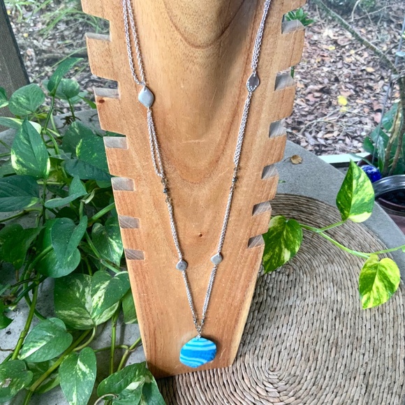 Blue Agate STONE PENDANT NECKLACE - NWT $45 TURQUOISE /Long Silver Tone Chain - Picture 8 of 12